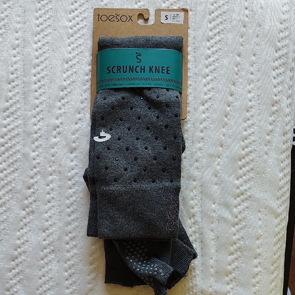 ToeSox Grey Athletic Socks with Non-Slip Grip Rhinestone Organic Cotton
